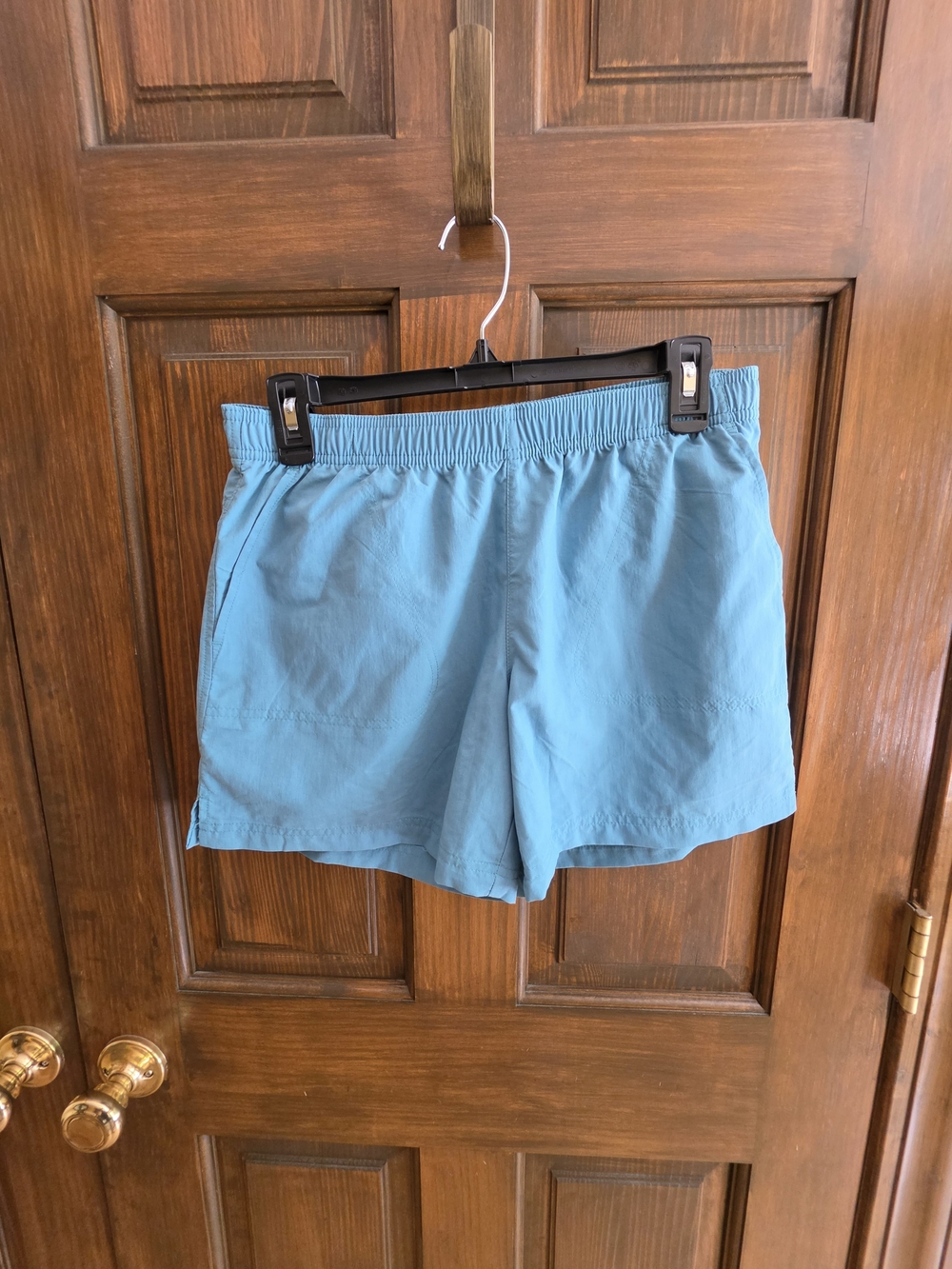 Columbia Light Teal Outdoor Shorts. See Pic 3 For Actual Color